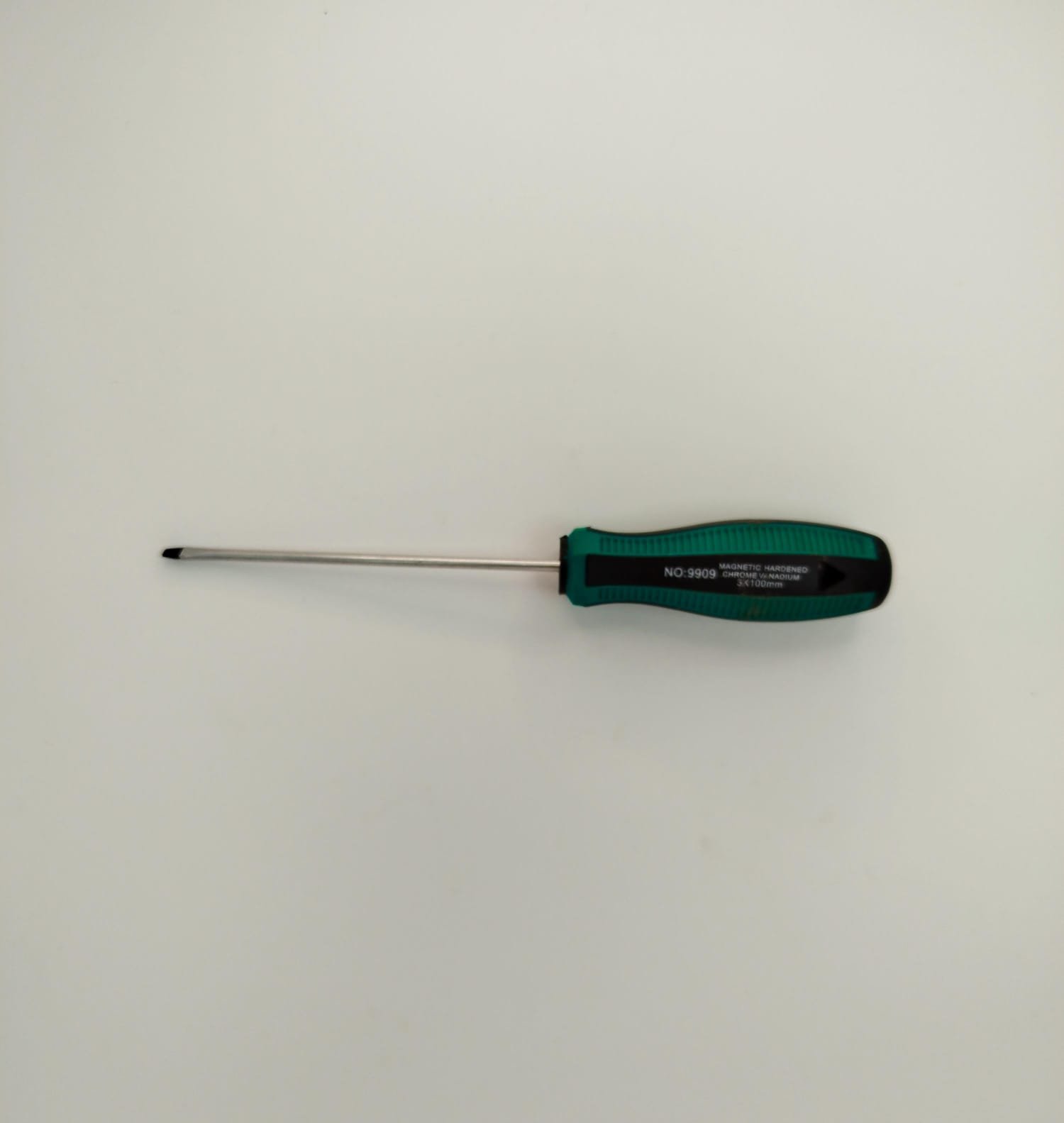 DESTORNILLADOR MANGO ENGOMADO
PLANO 4X100MM